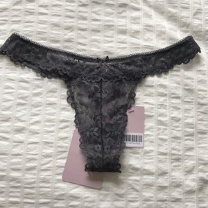*BRAND NEW* Savage X Fenty thong